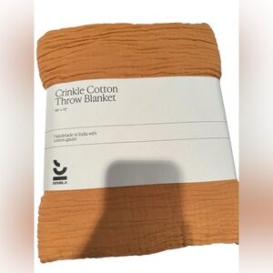 Sembla Cotton Crinkle Throw Blanket in Butter rum(peach)